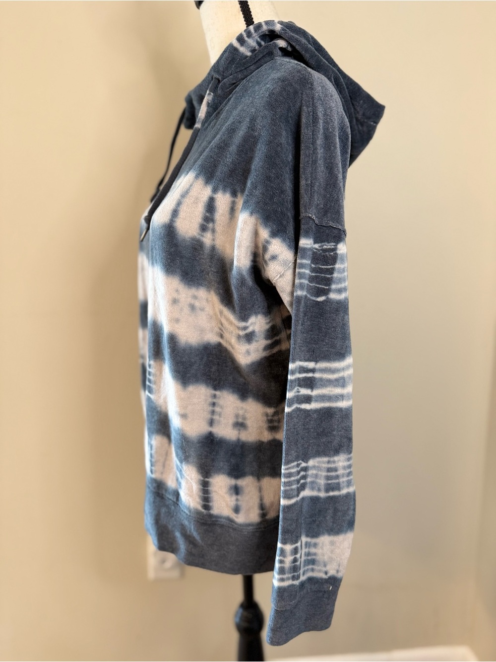 American Eagle Outfitters velour tie dye hoodie sweatshirt LG - Picture 3 of 14